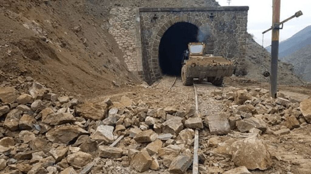 محور ریلی میانه – هشترود بازگشایی شد