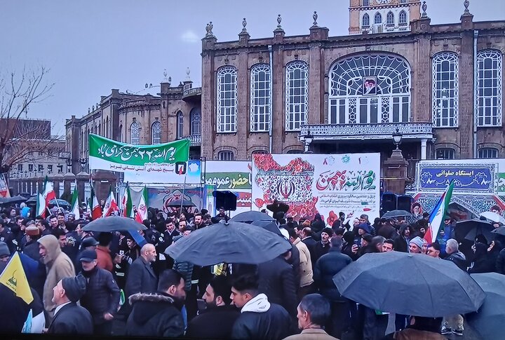 راهپیمایی یوم‌الله ۲۲ بهمن با حضور گسترده مردم تبریز آغاز شد