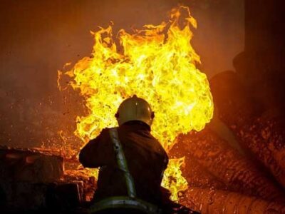 آتش‌سوزی در کارخانه چسب در محدوده صوفیان ۱۴ مصدوم برجای گذاشت