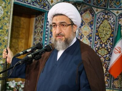 امام جمعه تبریز: دور جدید مذاکرات متمایز بوده و دست ما روی ماشه است