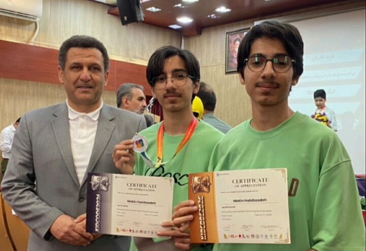 نقره و برنز جهانی برنامهنویسی برای دانشآموزان تبریزی