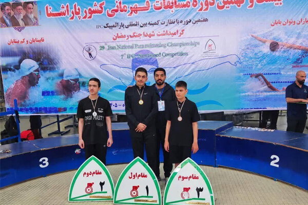 کسب چهار مدال کشوری به همت شناگر روشندل آذربایجانشرقی