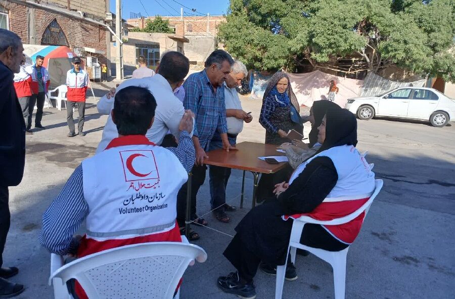 ارایه خدمات رایگان پزشکی هلال احمر در مراغه