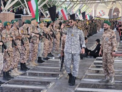 تجدید میثاق نیروهای یگان فاتحین لشکر ۳۱ عاشورا با شهدا در اربعین حسینی