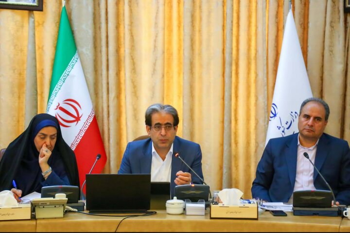 محمدزاده: کمکهای مردمی نباید شرط ثبتنام دانشآموزان باشد